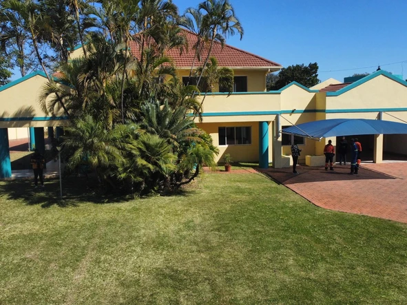 6 Bedroom House
