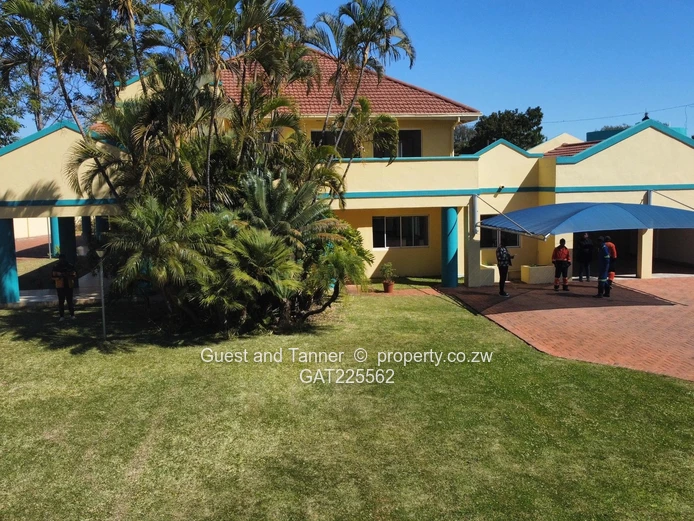  6-Bedroom House For Sale In Mt Pleasant