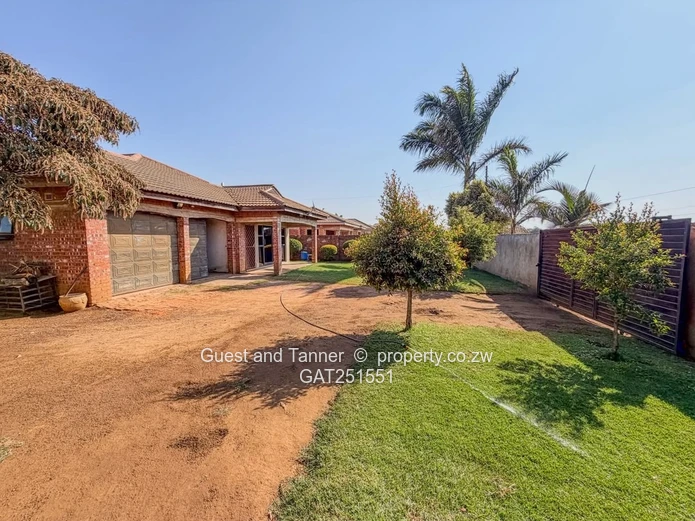 4-Bedroom House For Sale in Fairview, Westgate