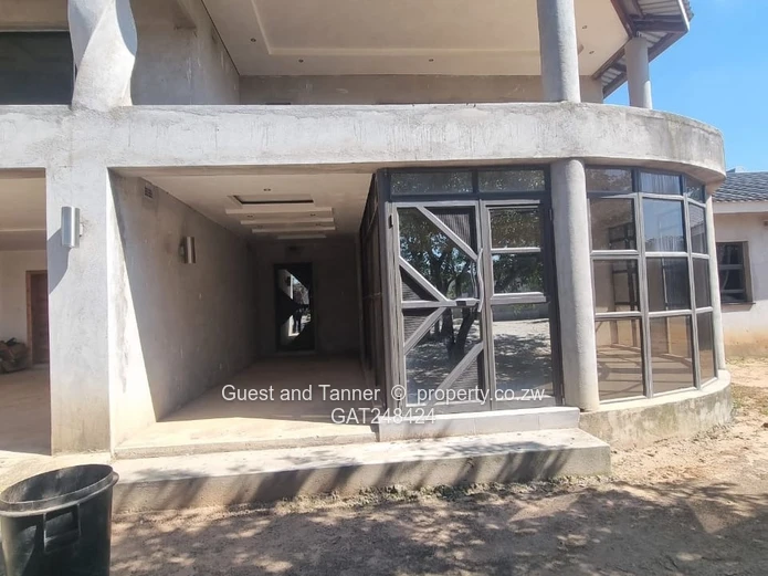 SPACIOUS FAMILY HOME ON 2284sqm FOR SALE IN RIVERSIDE, RUWA 