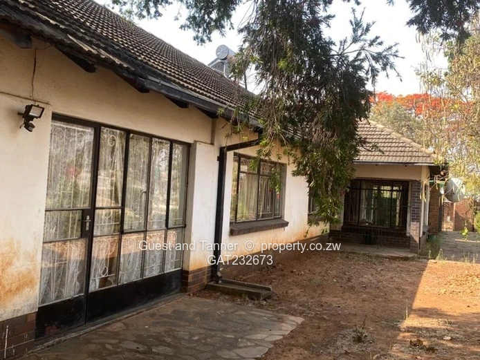 5-Bedroom House For Sale In  Matsheumhlope Bulawayo