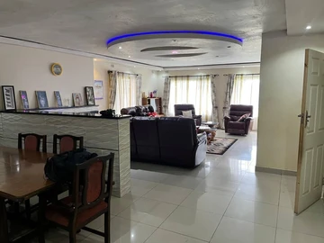5 Bedroom House