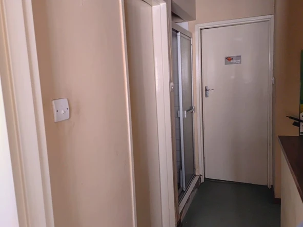 2 Bedroom Flat & Apartment