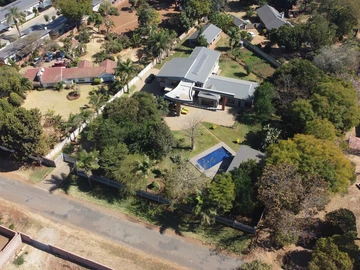 6 Bedroom House