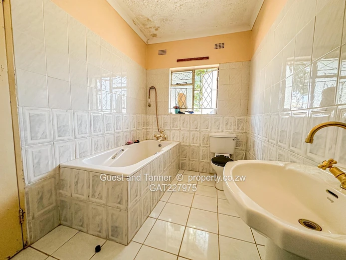 4-Bedroom House In Borrowdale West