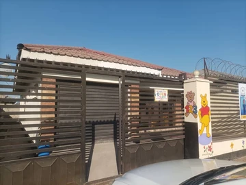 3-Bedroom House For Sale with  ensuite, Lounge, kitchen, single lock up garage, bath and toilet