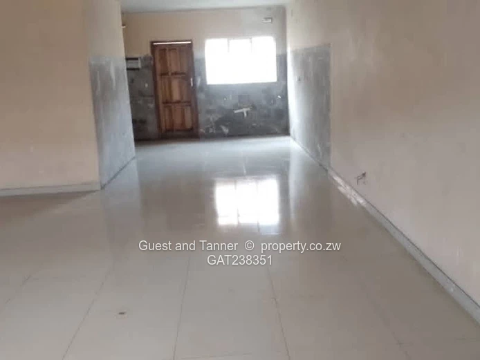 Divaris Makaharis Townhouse – Bluffhill, Harare