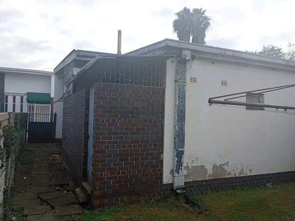 2 Bedroom Flat & Apartment