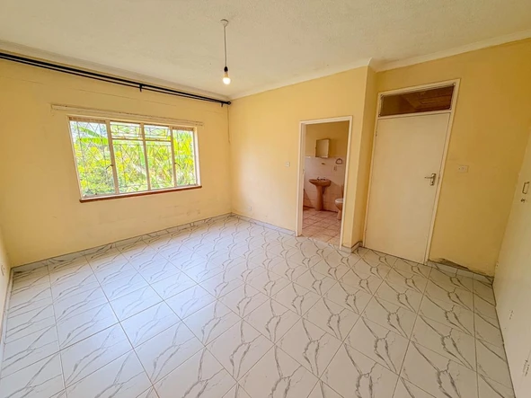 2 Bedroom Flat & Apartment