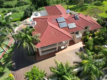 6 Bedroom House