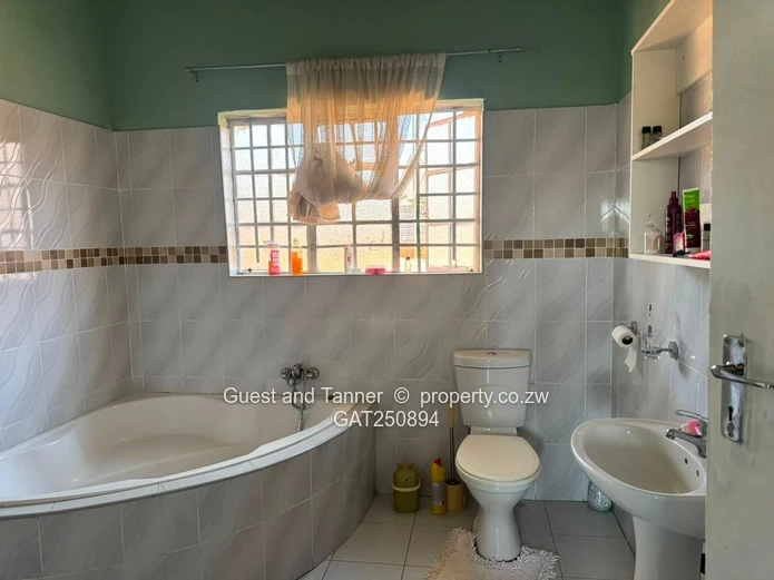 Executive Family Home with Cottage – Quinnington
