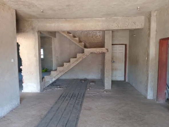 6 Bedroom House