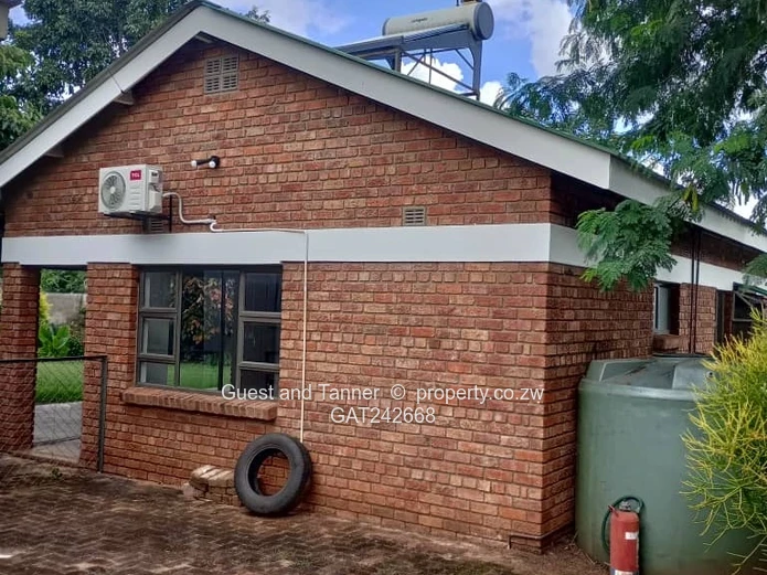Beautiful Dual-Residence Property on 1,400sqm