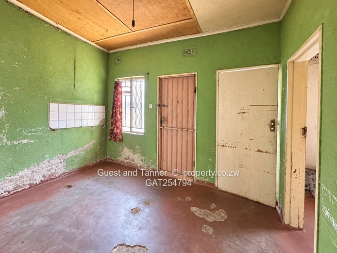 Chitungwiza Unit F, Seke – 4 Bedroom House for Sale