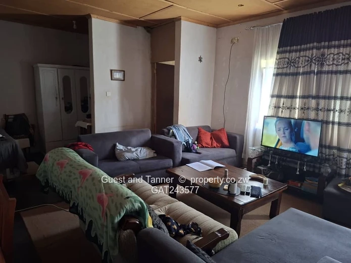 5-Bedroom House For Sale In Borrowdale West