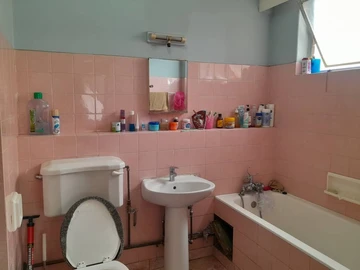 3 Bedroom Flat & Apartment