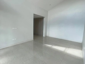 4 Bedroom Flat & Apartment