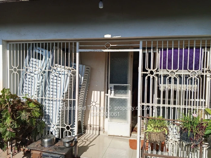 4 Bedroomed house For Sale In Mainway Meadows