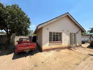 Commercial Property located in Eastlea For Rental