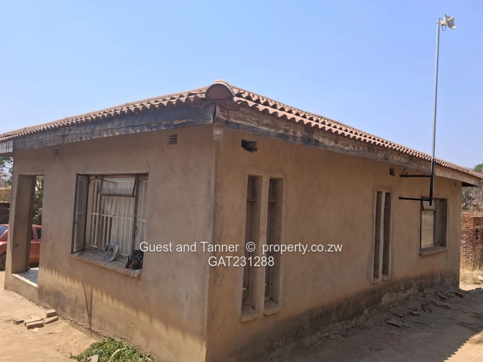 Crowhill – Incomplete 5-Bedroom Double Storey with Cottage & Dam Views