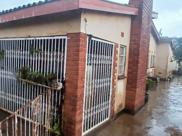 6 Bedroom House