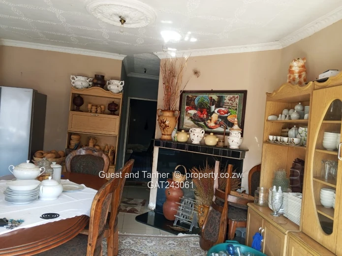 4 Bedroomed house For Sale In Mainway Meadows
