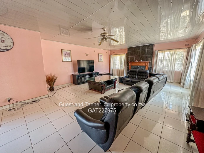 4-Bedroom House In Borrowdale West