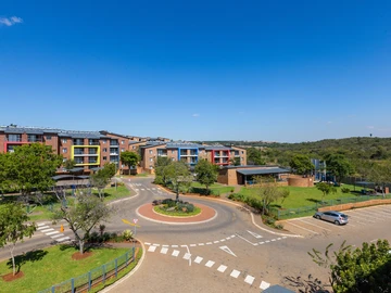 2 Bedroom Flat & Apartment