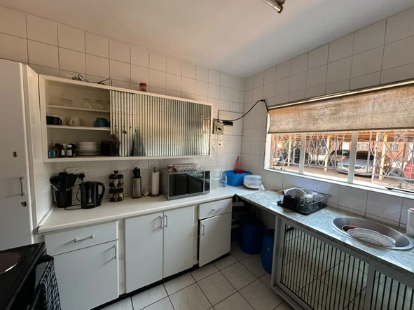2 Bedroom Flat & Apartment