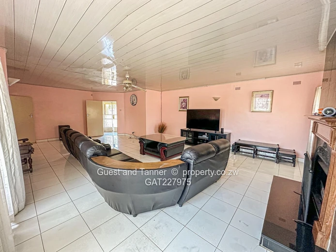 4-Bedroom House In Borrowdale West