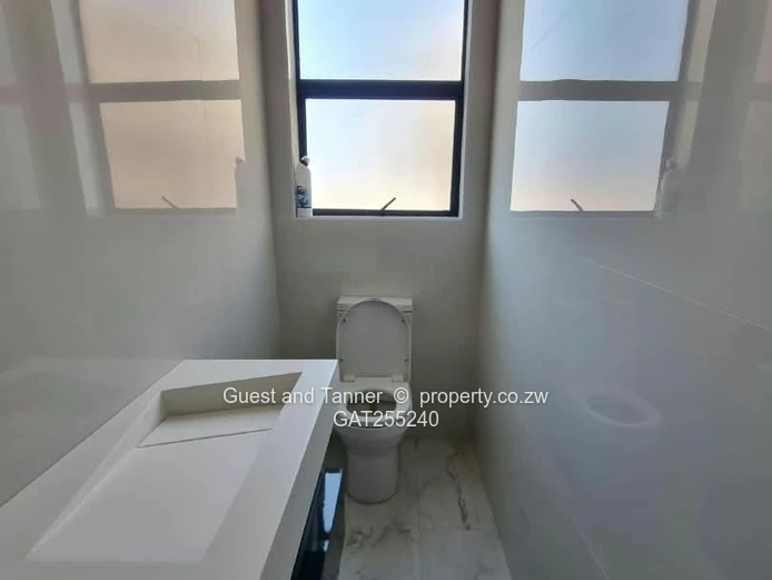 7-Bedroom House for Sale in Matsheumhlophe, Bulawayo with Title deed 