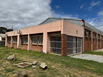 Prime Commercial Property in Ruwa: 6300m² with 600m² Building