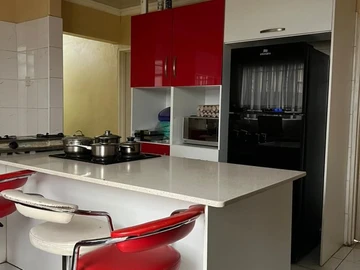 5 Bedroom House