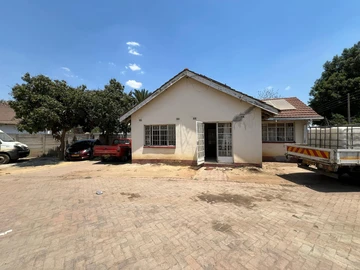 Commercial Property located in Eastlea For Rental