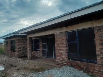 Spacious 4-Bedroom Home in Mabvazuva, Ruwa Awaits