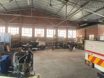 Warehouse & Factory