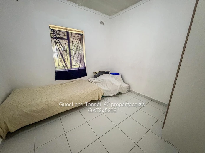  6-Bedroom House For Sale In Old Marlborough