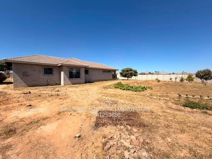 Spacious 4-Bedroom Family Home in Rockview — Finish to Your Taste