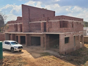 3 Bedroom Flat & Apartment
