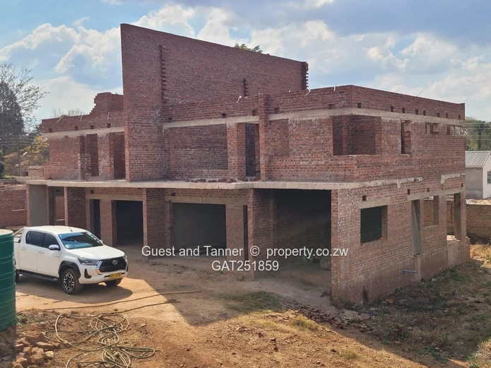 Incomplete 3 Bed Duplex Flat in Greystone Park