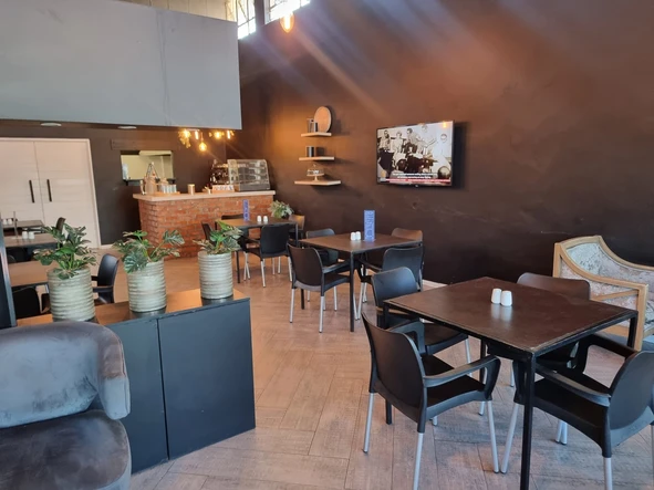 Flat & Apartment