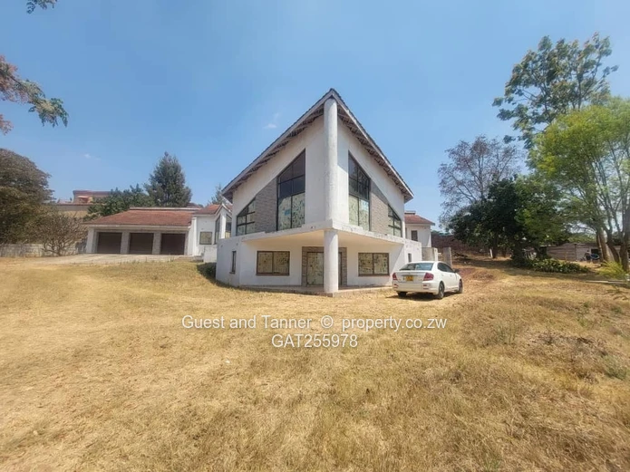 Glen Lorne | Spacious 6-Bedroom Family Home (Sole Mandate)