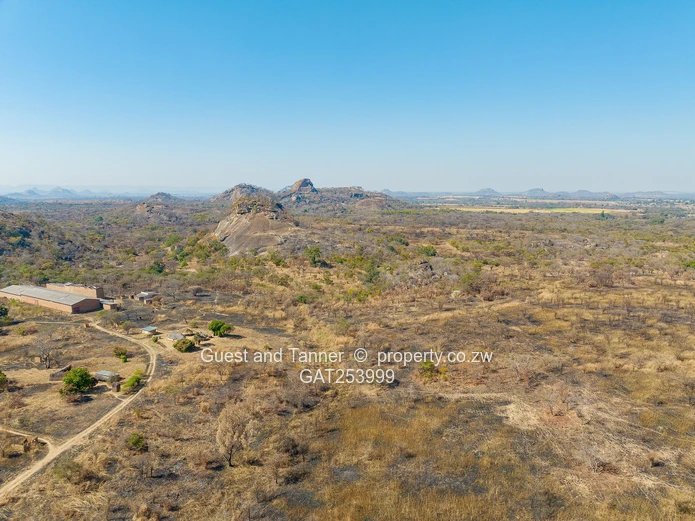 A Choice Of Two Farms - Banket / Rafingora