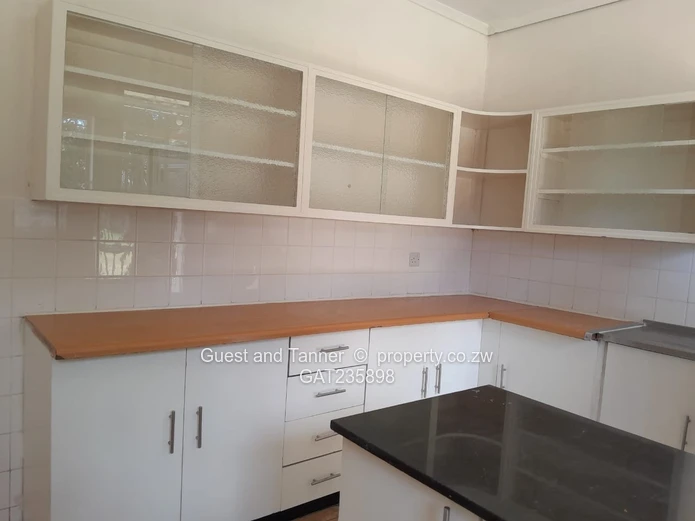 3 Bedroom House for Rent in Hatfield - Rates included