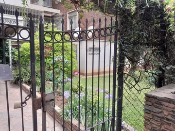 2 Bedroom Flat & Apartment