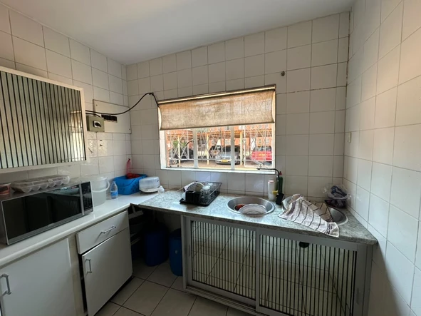 2 Bedroom Flat & Apartment