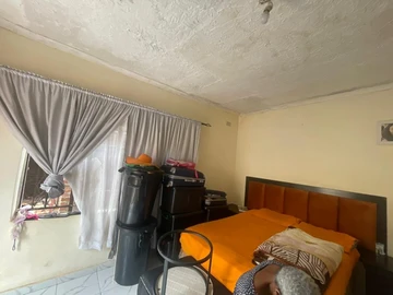 6 Bedroom House