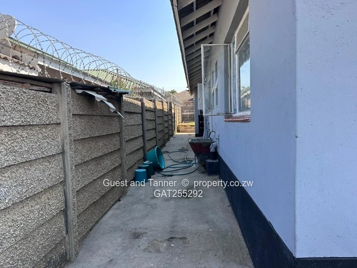 PROPERTY FOR SALE: Chikanga Phase 2 , Mutare 