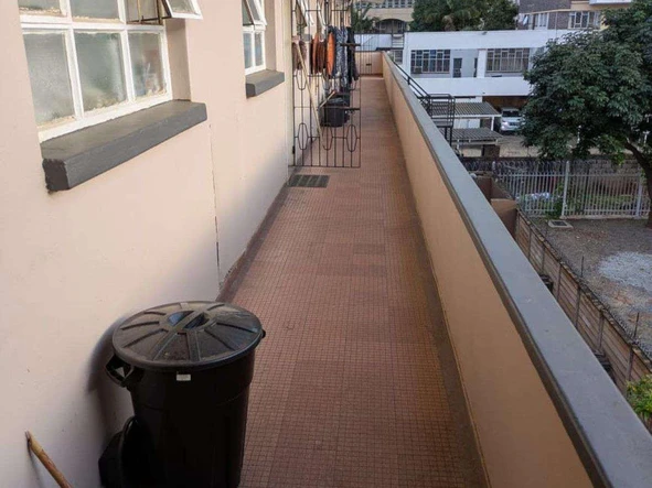 Flat & Apartment
