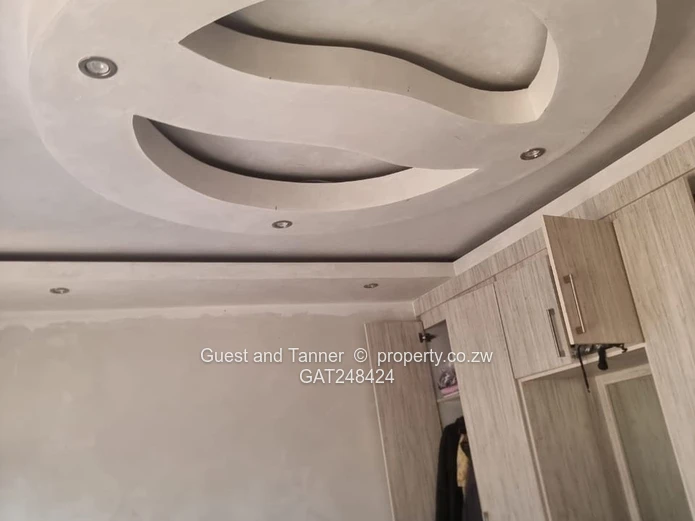 SPACIOUS FAMILY HOME ON 2284sqm FOR SALE IN RIVERSIDE, RUWA 